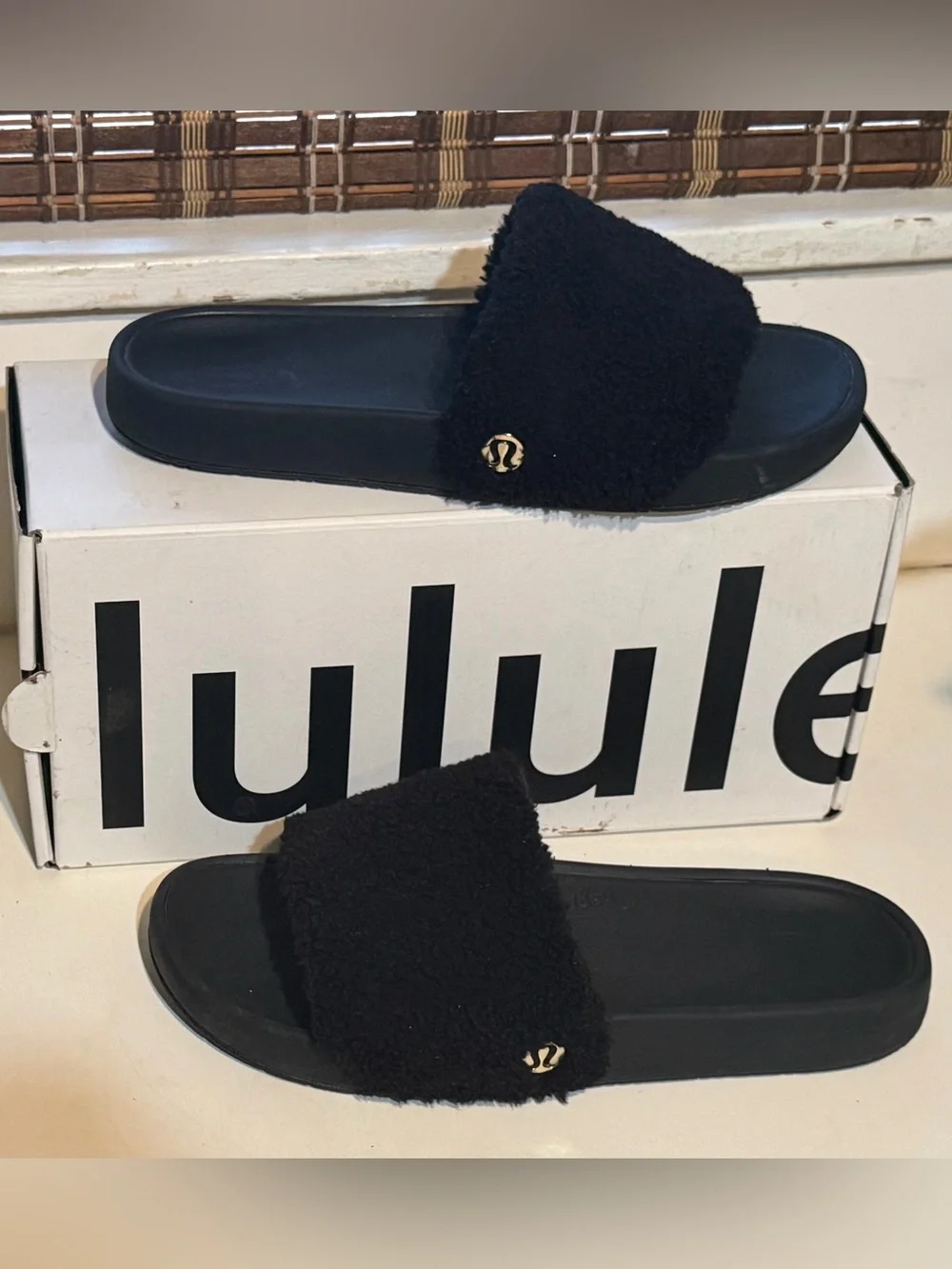 lululemon W Fleece Restfeel fuzzy Slides
